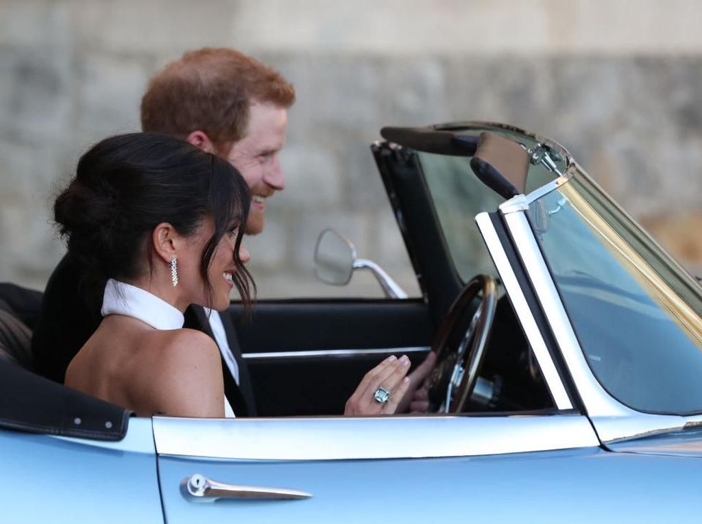 Meghan Markle Harus Bisa Nyetir Kayak James Bond Meghan Markle Harus Bisa Nyetir Kayak James Bond
