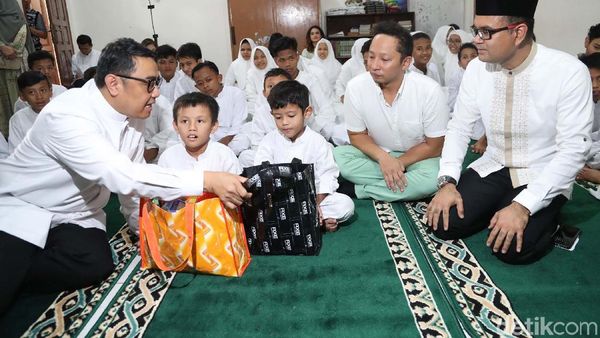 Program Berbagi untuk 1001 Panti Asuhan
