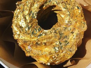 Mewah! Tren Makanan Berlapis Emas 24 Karat, dari Burger hingga Sushi