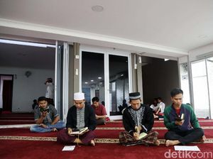 Tata Cara Itikaf, Niat, dan Amalan agar Dapat Malam Lailatul Qadar Tata Cara Itikaf, Niat, dan Amalan agar Dapat Malam Lailatul Qadar
