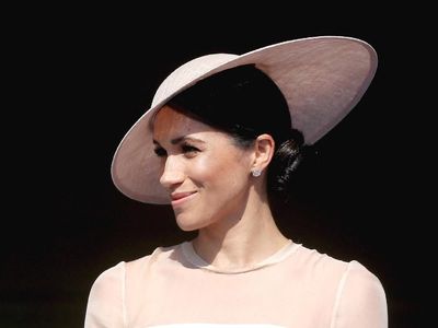 Foto: Gaya Meghan Markle Pakai Gelang Seharga Mobil Setelah Menikah