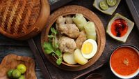Ah Sedapnya! Siomay Bandung dengan Siraman Bumbu Kacang Gurih