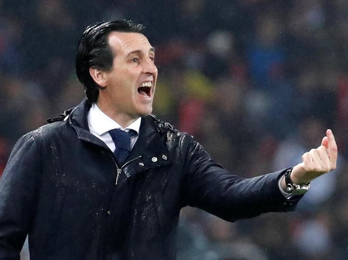 Soccer Football - Ligue 1 - Paris St Germain vs Guingamp - Parc des Princes, Paris, France - April 29, 2018   Paris Saint-Germain coach Unai Emery     REUTERS/Christian Hartmann