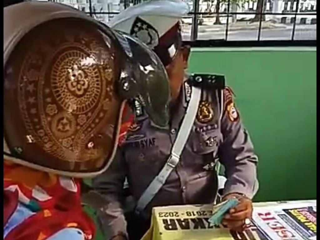 Polda Sulsel Cek Video Viral Oknum Polantas Diduga Pungli Polda Sulsel Cek Video Viral Oknum Polantas Diduga Pungli