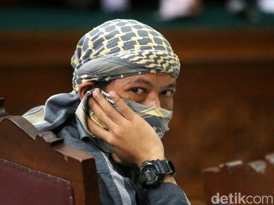 Aman Abdurrahman Sempat Tutupi Wajah di Sidang Pleidoi