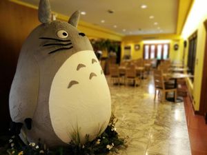 Restoran Bertema Totoro Pertama yang Berlisensi Resmi Studio Ghibli Ada di Bangkok Restoran Bertema Totoro Pertama yang Berlisensi Resmi Studio Ghibli Ada di Bangkok