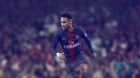 Paris Saint-Germain tampil dengan garis tengah merah yang lebih lebar di musim 2018/2019. (Foto: Nike)