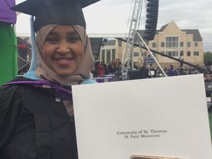 Cerita Inspiratif Zeinab Diwisuda Sehari Setelah Melahirkan Cerita Inspiratif Zeinab Diwisuda Sehari Setelah Melahirkan