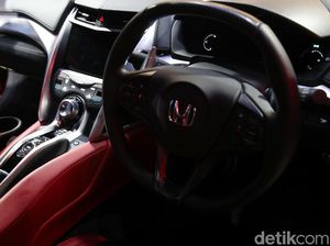 Dolar Ngamuk, Honda Tahan Harga Mobil