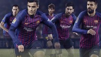 Inilah jersey Barcelona untuk musim 2018/2019. Sekilas tak ada yang berbeda dari musim sebelumnya. Namun jika diperhatikan saksama, garis-garis vertikal mengalami perubahan. Jika sebelumnya garis-garis itu punya lebar bervariasi, kini seluruhnya sama. (Foto: Nike)