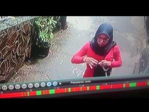 Momen Lelaki Cantik Bobol Indekos yang Terekam CCTV