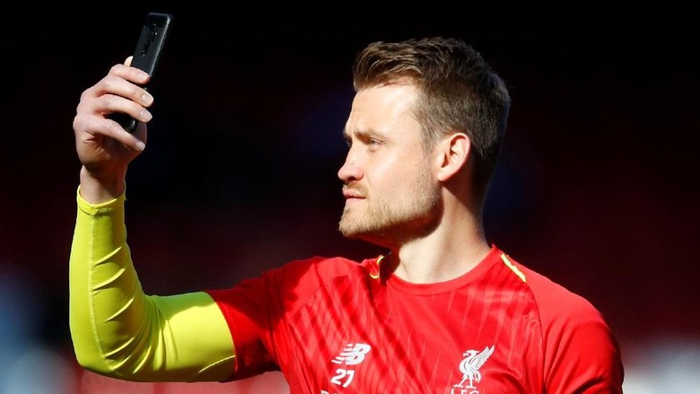 Mignolet Lebih Pikirkan Final Liga Champions ketimbang Masa Depannya Mignolet Lebih Pikirkan Final Liga Champions ketimbang Masa Depannya