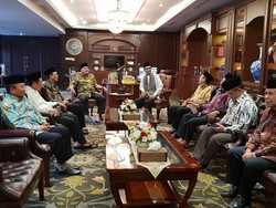 Ustaz Abdul Somad Ceramah di MA dan Temui Hatta Ali