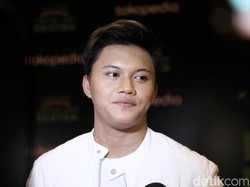 2 Hari Jadian, Rizky Febian Ngaku Serius Pacari Selebgram Cantik