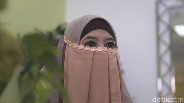 Penampilan Baru Peggy Melati Sukma, Kenakan Niqab