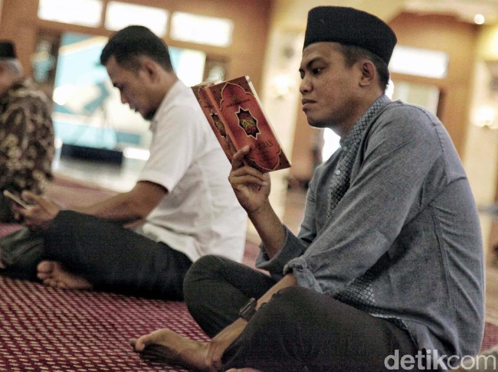 22 Oktober Hari Santri, 4 Kebiasaan Hidup Sehat Ini Diajarkan di Pesantren 22 Oktober Hari Santri, 4 Kebiasaan Hidup Sehat Ini Diajarkan di Pesantren