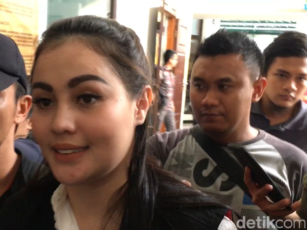 Sidang Wawan Dimulai, Artis Jennifer Dunn hingga Catherine Wilson Tak Hadir Sidang Wawan Dimulai, Artis Jennifer Dunn hingga Catherine Wilson Tak Hadir