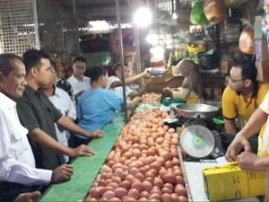 Harga Pangan di Pasar Tradisional Palembang Turun