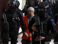 Suasana Pascadentuman di Sidang Aman