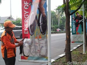 Banner Asian Games Dicoret, Anies: Jangan Dirusak! Banner Asian Games Dicoret, Anies: Jangan Dirusak!