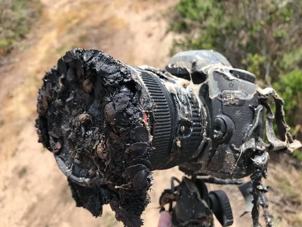 Peluncuran Roket SpaceX Bikin Kamera Fotografer Ini Meleleh Peluncuran Roket SpaceX Bikin Kamera Fotografer Ini Meleleh