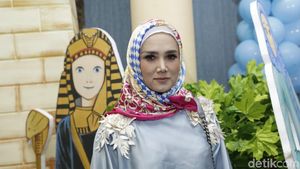 Mulan Jameela Mantap Kenakan Hijab