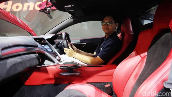 Sensasi Duduk di Mobil Super Honda