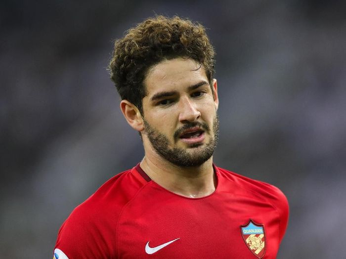 Alexandre Pato masih punya harapan bisa balik ke AC Milan (Foto: Lintao Zhang/Getty Images) Alexandre Pato masih punya harapan bisa balik ke AC Milan (Foto: Lintao Zhang/Getty Images)