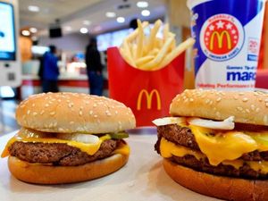 Gara-gara Tulisan Tangannya Jelek, Anak Ini Batal Dapat Makanan Gratis Gara-gara Tulisan Tangannya Jelek, Anak Ini Batal Dapat Makanan Gratis