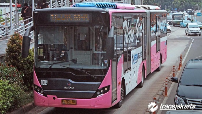 Bus Transjakarta Pink Khusus Wanita Bus Transjakarta Pink Khusus Wanita