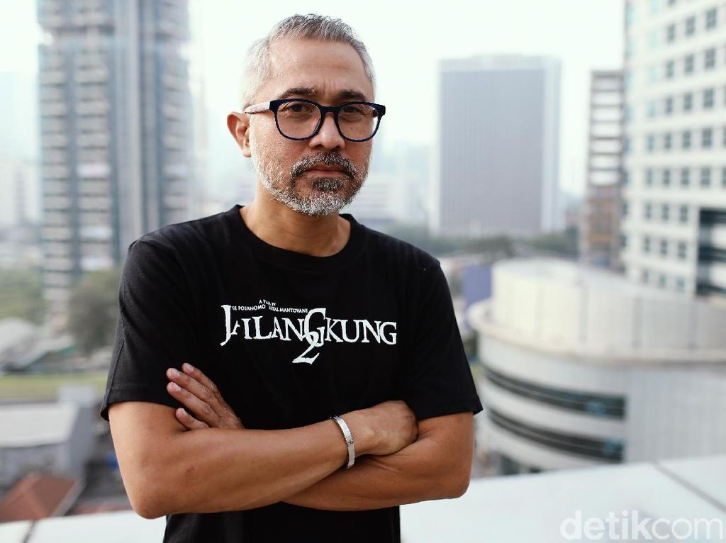 Lukman Sardi Riset Mendalam demi Jadi Amir Hamzah Lukman Sardi Riset Mendalam demi Jadi Amir Hamzah