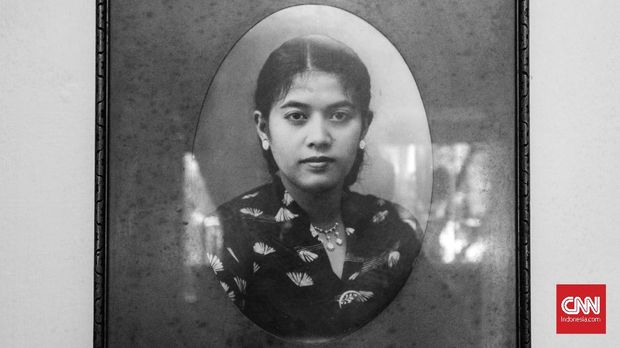 Eulis Zuraida, istri Ismail Marzuki mengaku 'Halo-halo Bandung' adalah ciptaan suaminya saat masih berpacaran dengannya.