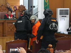 Ledakan yang Terdengar Saat Sidang Aman Ternyata Drum Meledak Ledakan yang Terdengar Saat Sidang Aman Ternyata Drum Meledak