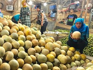 Ke Pasar Induk Malang, Khofifah: Perlu Pembenahan Agar Nyaman