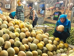 Ke Pasar Induk Malang, Khofifah: Perlu Pembenahan Agar Nyaman