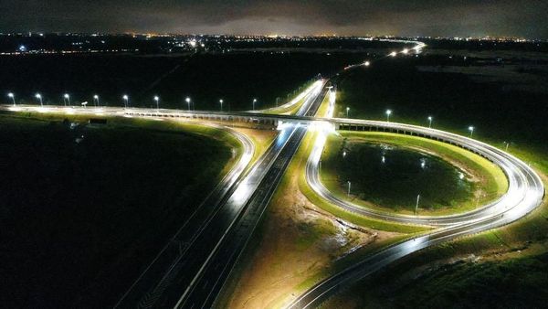 Indahnya Tol Pertama Sumsel Bermandi Cahaya