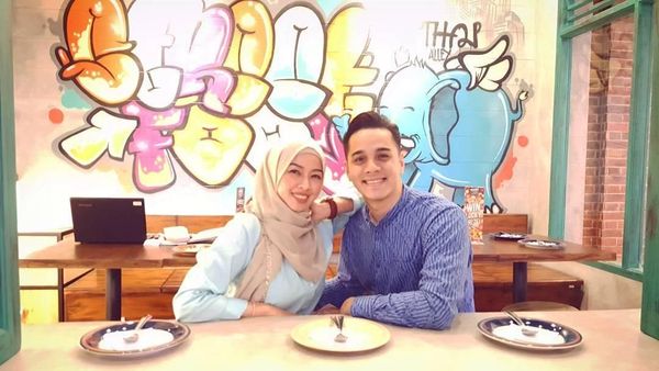 10 Momen Papah Muda, Rionaldo Stokhorst Saat Makan Bareng Keluarga