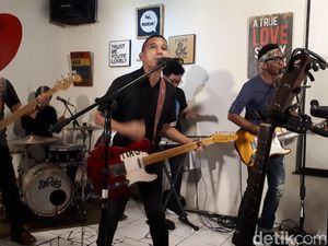 Rahasia The Rain 17 Tahun Tetap Kompak