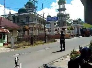 Polisi Usut Teror Benda Mirip Bom di Masjid Salimpaung Sumbar Polisi Usut Teror Benda Mirip Bom di Masjid Salimpaung Sumbar