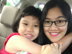 Rindunya Bunda Ketika Tinggal Beda Negara dengan Putrinya