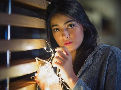 Kenalan dengan Mawar Eva, Pacar Iqbaal Ramadhan di Bumi Manusia
