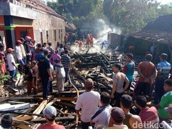 Diduga karena Lupa Matikan Kompor, 5 Rumah di Blora Terbakar