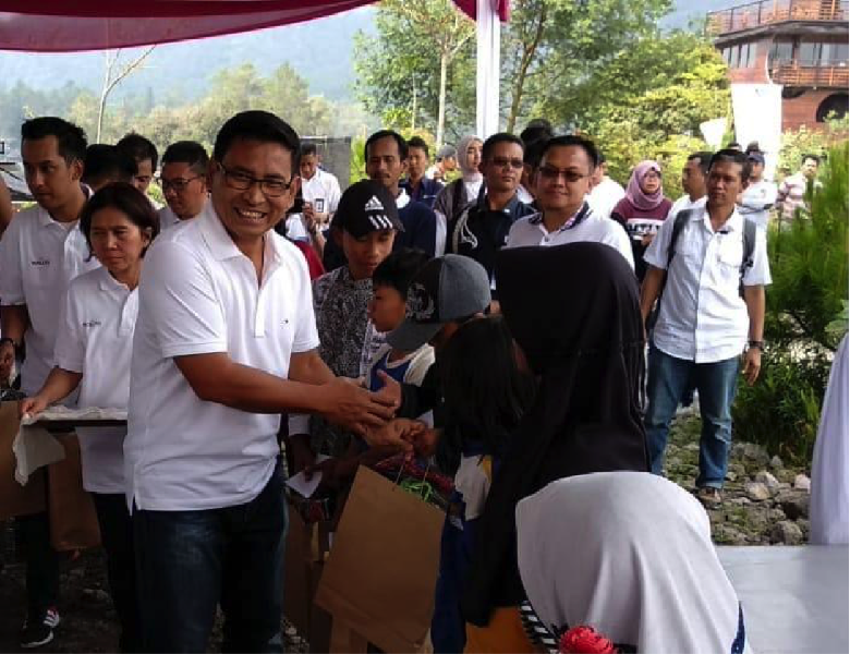 BNI menyalurkan TapCash untuk percepatan literasi dan inkluasi keuangan di Bandung Selatan Percepat Literasi Keuangan, Bni Bagikan Tapcash Di Bandung Selatan