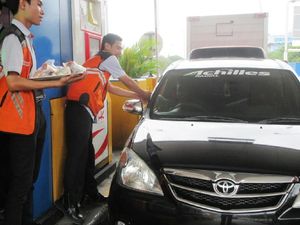 Ada Takjil Gratis di Tol Akses Tanjung Priok