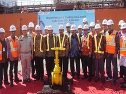 Pertamina Lubricants Ekspor Perdana Lube Base Oil di Batam