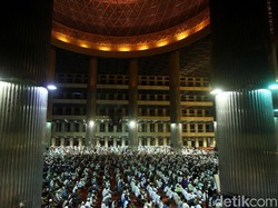 Niat Sholat Tarawih 8 Rakaat Lengkap dengan Doa Kamilin