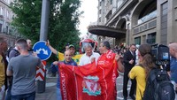 Para pendukung pun tidak lupa membawa bendera klub kebanggan mereka. Istimewa/Sigit Prasetyo