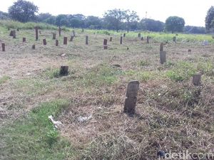 Bukan Dibuang, Begini Pemakaman Jenazah Tanpa Identitas di TPU DKI