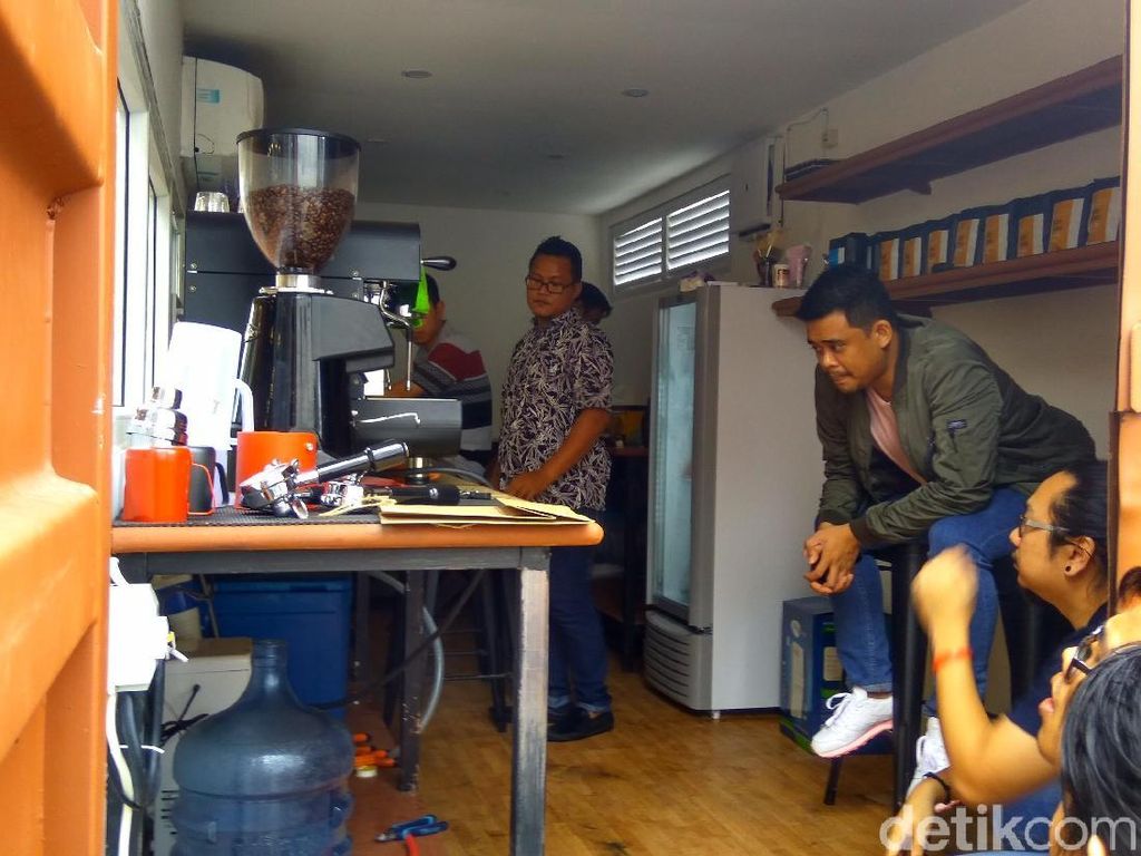 Begini Serunya Suasana Peresmian Kedai Rakyat Begini Serunya Suasana Peresmian Kedai Rakyat