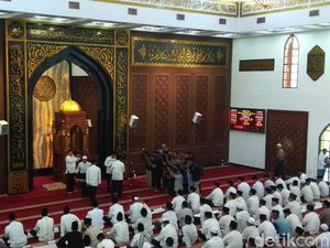 Lebaran di Surabaya Aman, Guru Besar UINSA Apresiasi Kinerja Polisi Lebaran di Surabaya Aman, Guru Besar UINSA Apresiasi Kinerja Polisi
